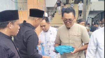 Ketua Syaiful Marpaung Pimpin Langsung Giat Jumat Berkah DPC GRIB Jaya Medan -PAC GRIB Jaya Medan Petisah, 500 Nasi Kotak Dibagikan di Depan Masjid Al Hasanah Medan