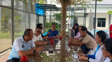 Gelar Jumat Sehat, Plt. Kepala Lapas Narkotika Langkat Pimpin Jalan Santai Sekaligus Kontrol Area Brandgang